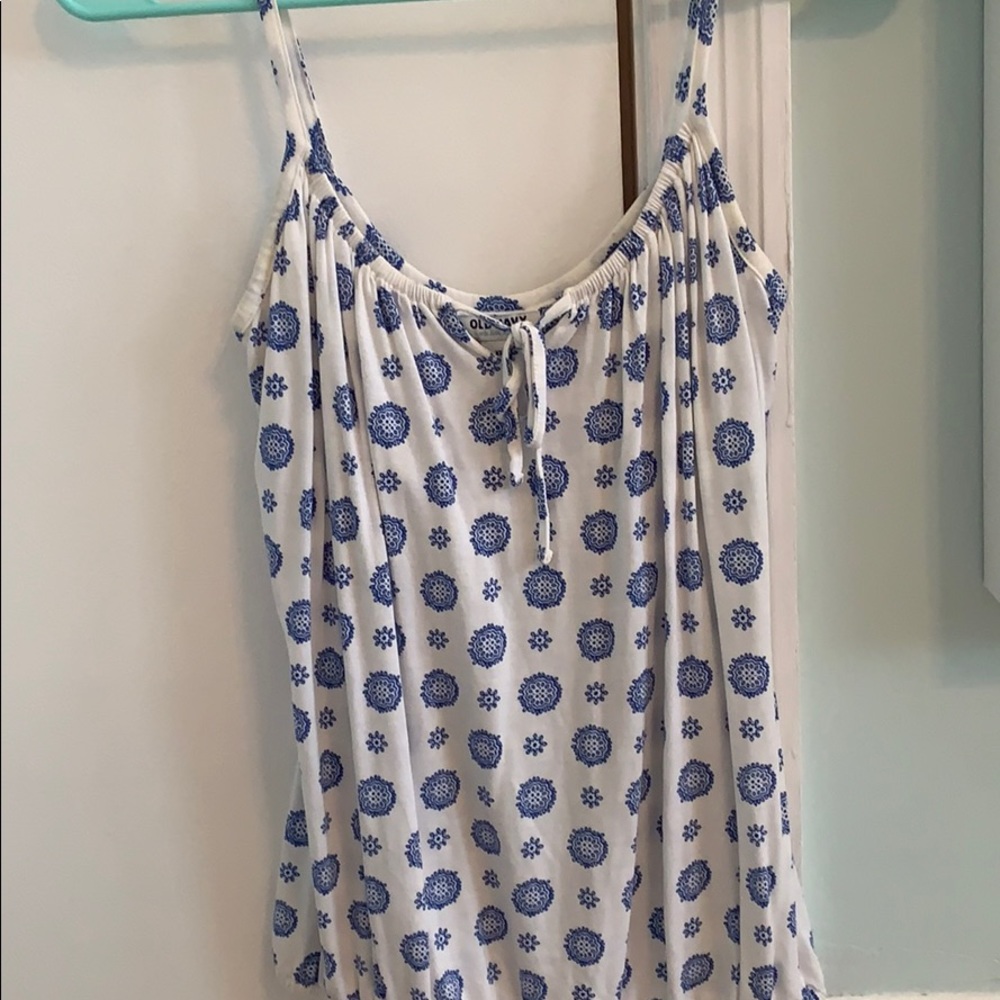 FLOWY CUTE TOP